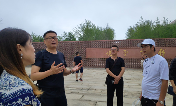 濟南金昌公司設(shè)計團隊的自我提升 ——參加江海陽老師的《城市照明規(guī)劃與設(shè)計》高研班(圖4) 濟南金昌公司設(shè)計團隊的自我提升 ——參加江海陽老師的《城市照明規(guī)劃與設(shè)計》高研班(圖4)